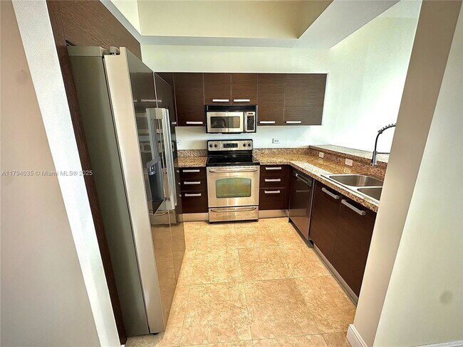 Foto del edificio - 2525 SW 3rd Ave