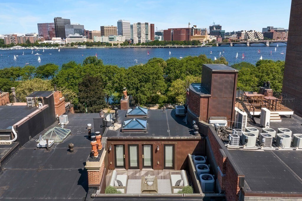 Primary Photo - 184 Beacon St