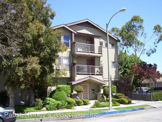 Primary Photo - 1070 Raymond Ave