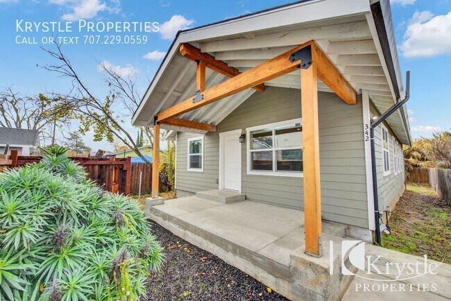 Building Photo - Gorgeous, newly built home with all new ap...