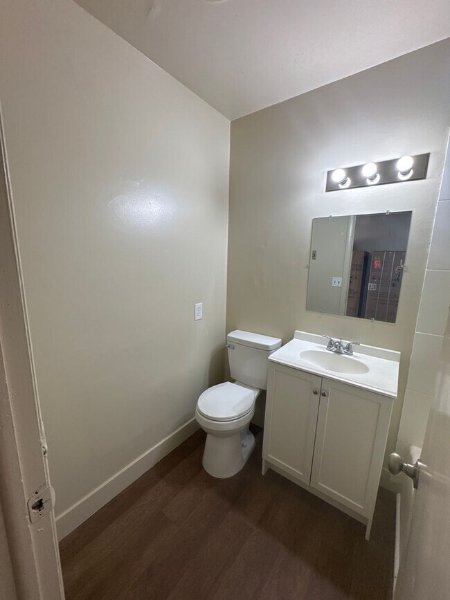 Foto del edificio - 44 S 200 E