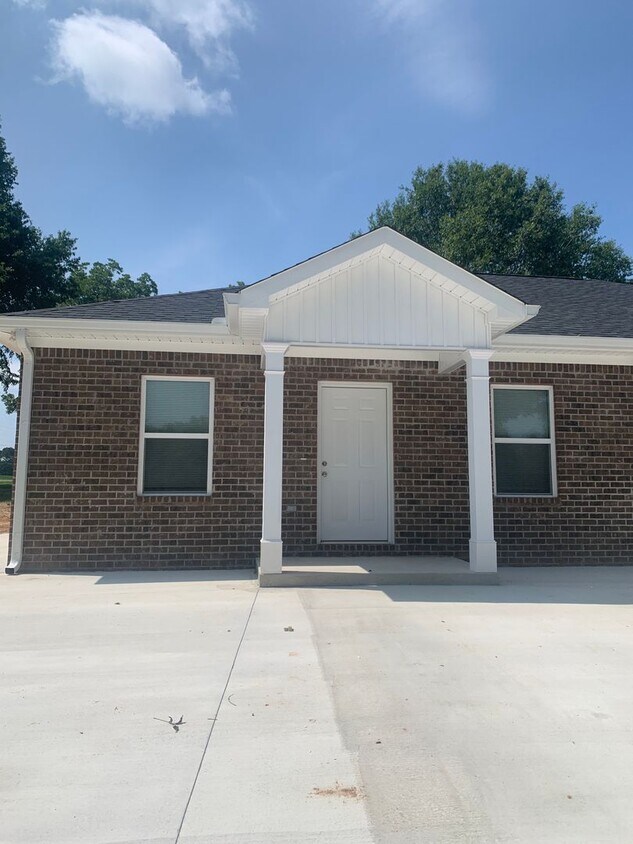 Primary Photo - HWY 9 DUPLEX
