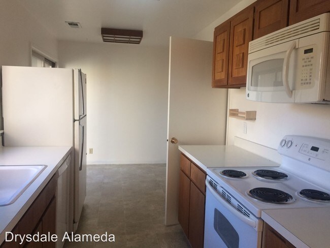 Foto del edificio - 3208 Phoenix Ln