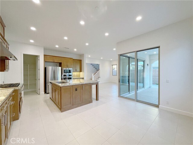 Building Photo - 64 Diamond Flats