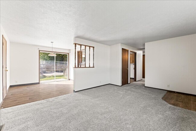 Foto del edificio - 2 Bedroom 1 Bathroom Duplex on the Boise B...