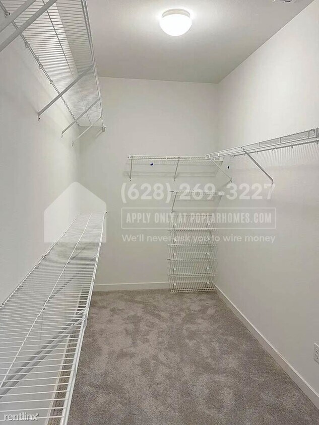 5 br, 3 bath House 13551 185th Drive Sou... House for Rent in