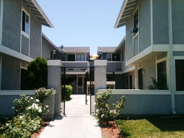Building Photo - 11890 Sproul St