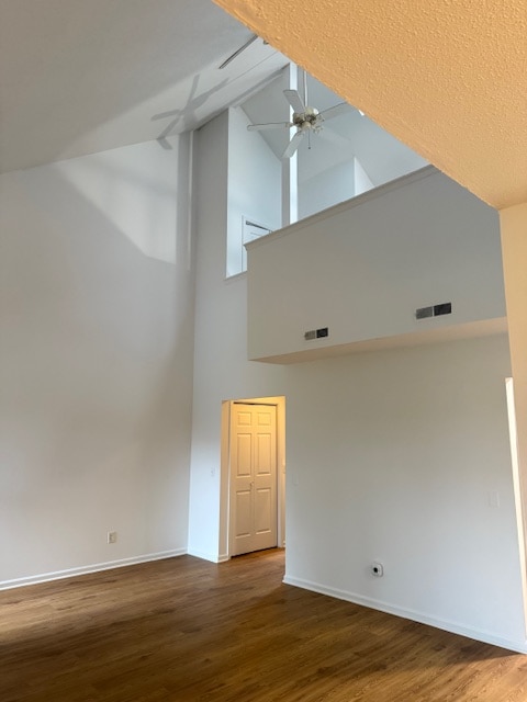 Foto del edificio - 900 Mix Ave