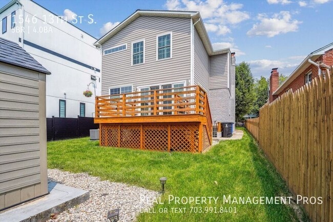 Building Photo - 1546 13th St S