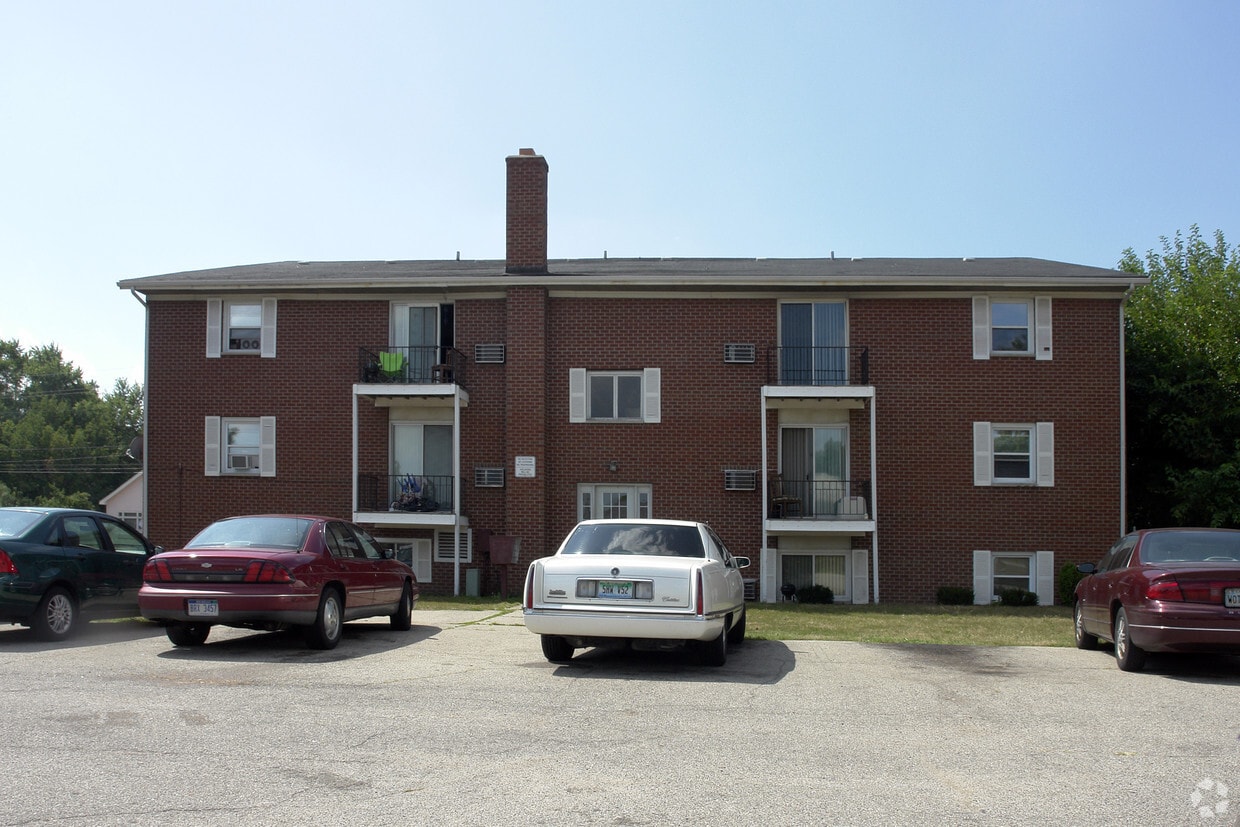 Executive Village Apartments in Wyoming, MI