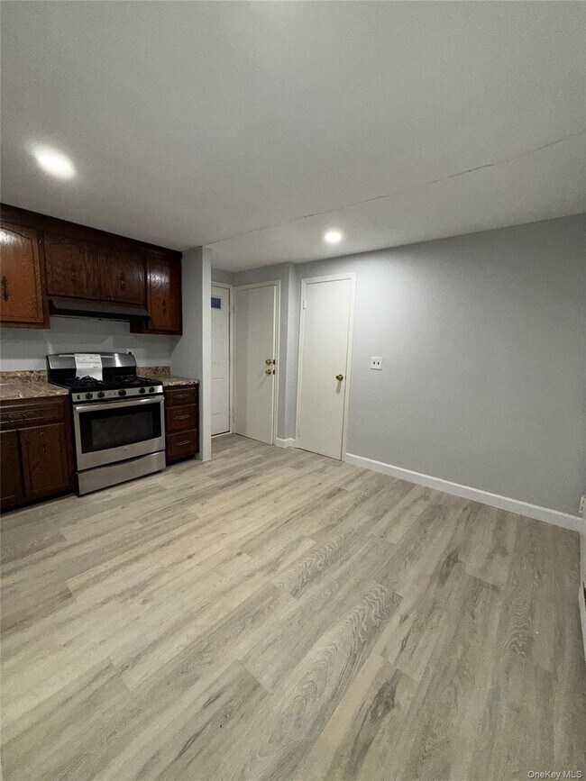 Foto del edificio - 227 N Walnut St