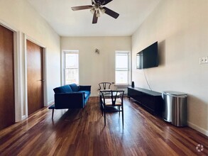 Building Photo - Furnished room/NOT APARTMENT