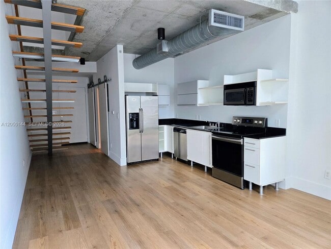 Foto del edificio - 690 SW 1st Ct