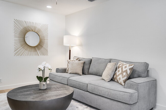 Foto del edificio - 6503 Ravendale Ln