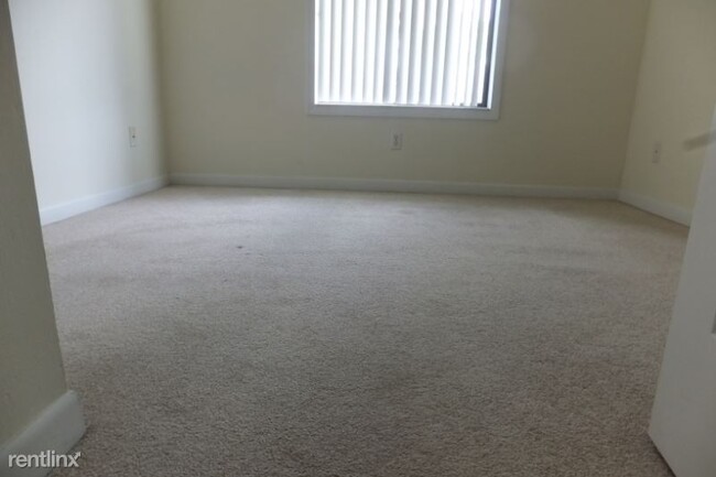 Foto del edificio - 953 Courtyard Ln