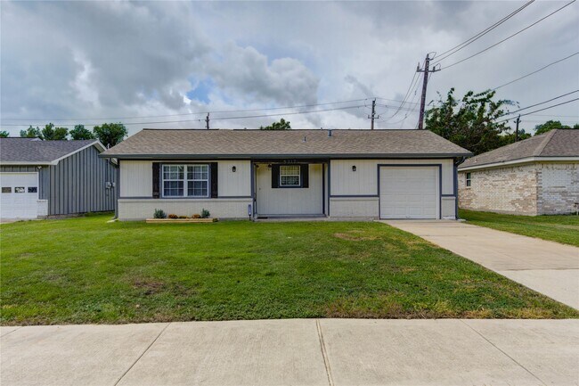 Building Photo - 5317 Crestmont St