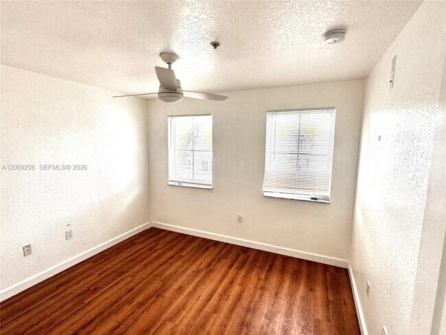 Foto del edificio - 4435 SW 160th Ave