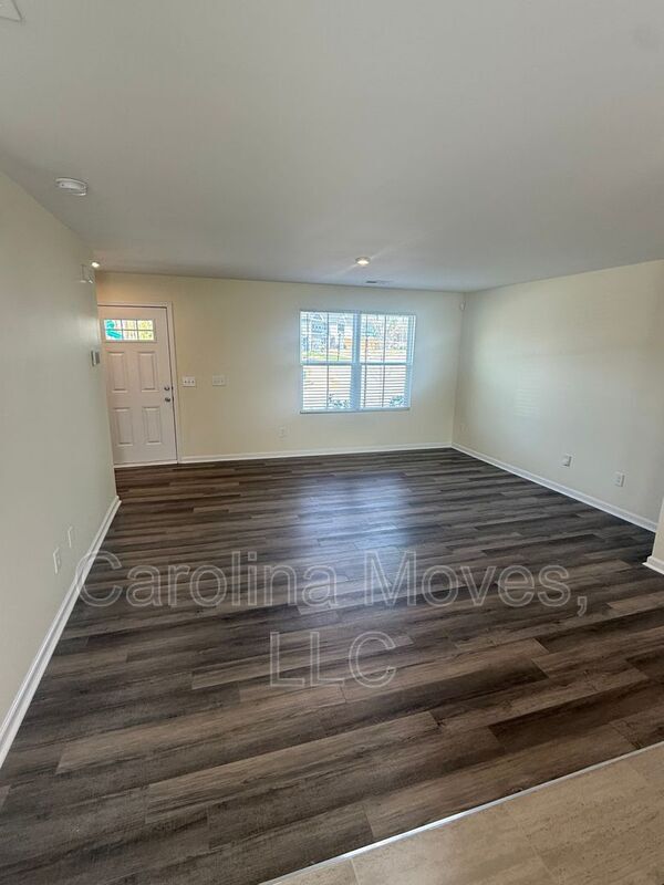 Foto del edificio - 328 Timberwild Dr