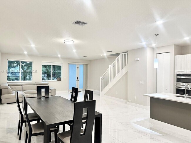 Foto del edificio - 10420 NW 67th St