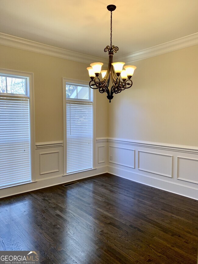 Foto del edificio - 5460 Glenridge View NE