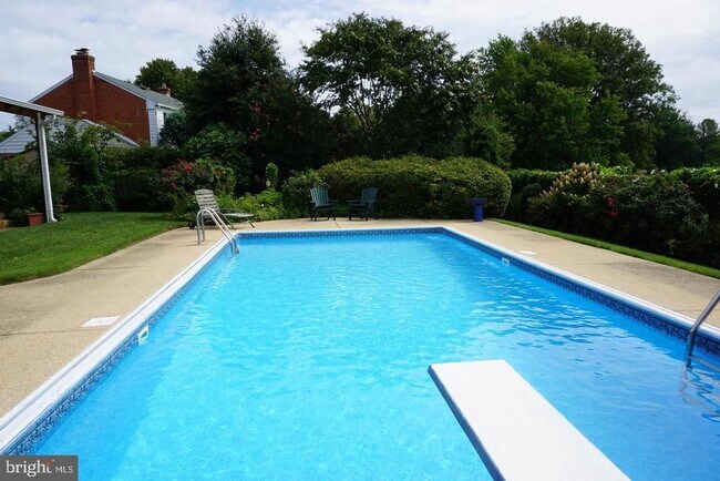 Foto del edificio - 927 Fairway Dr NE