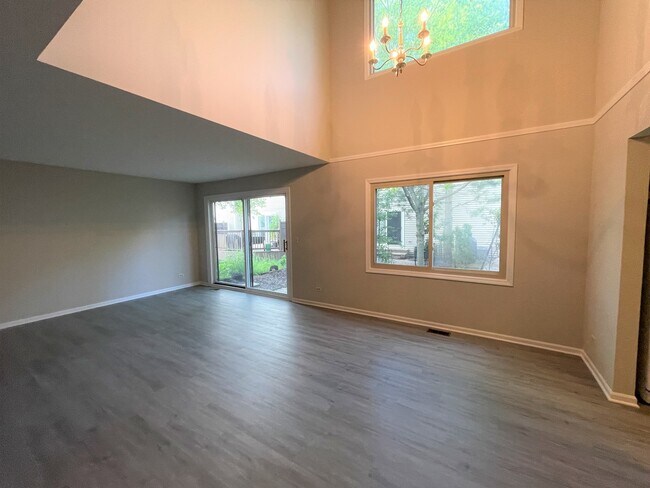 Foto del edificio - 311 E Forest Knoll Dr