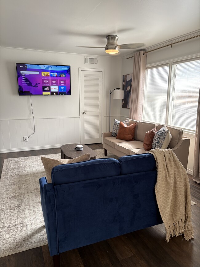 Foto del edificio - 4338 Ridgecrest Cir