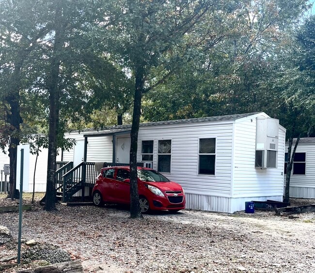 Building Photo - 5027 River Road - 36 - Park