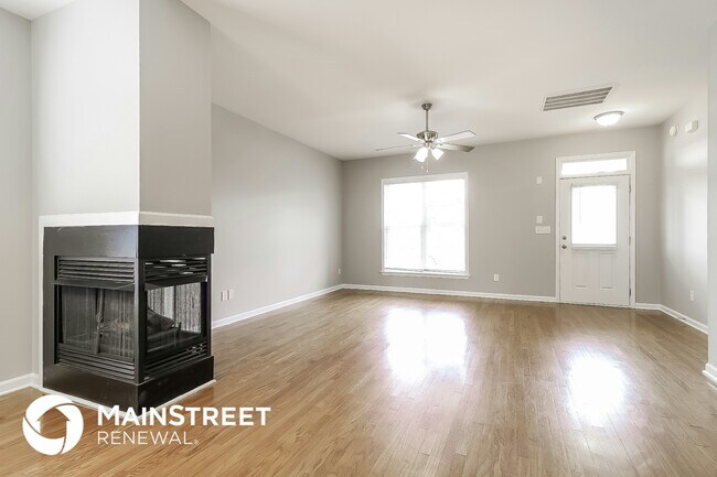 Foto del edificio - 301 Houston Ln