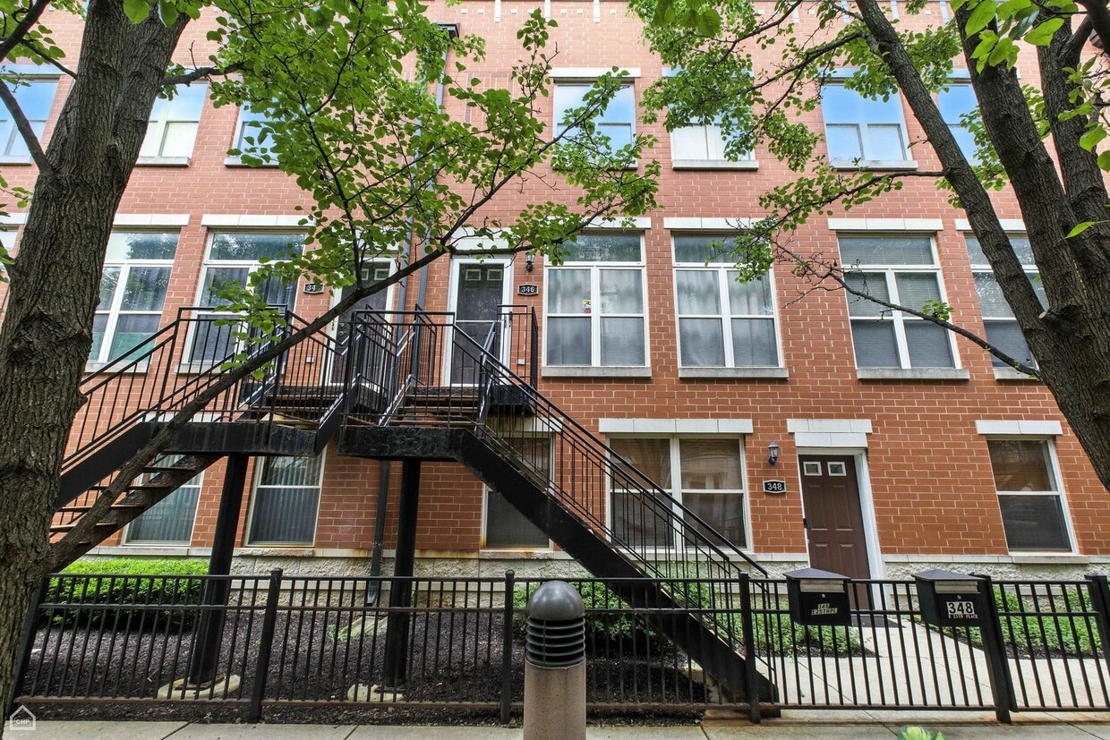 Primary Photo - 346 E 25th Pl