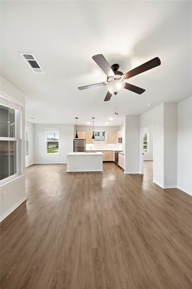 Building Photo - 17000 Bissonnet St