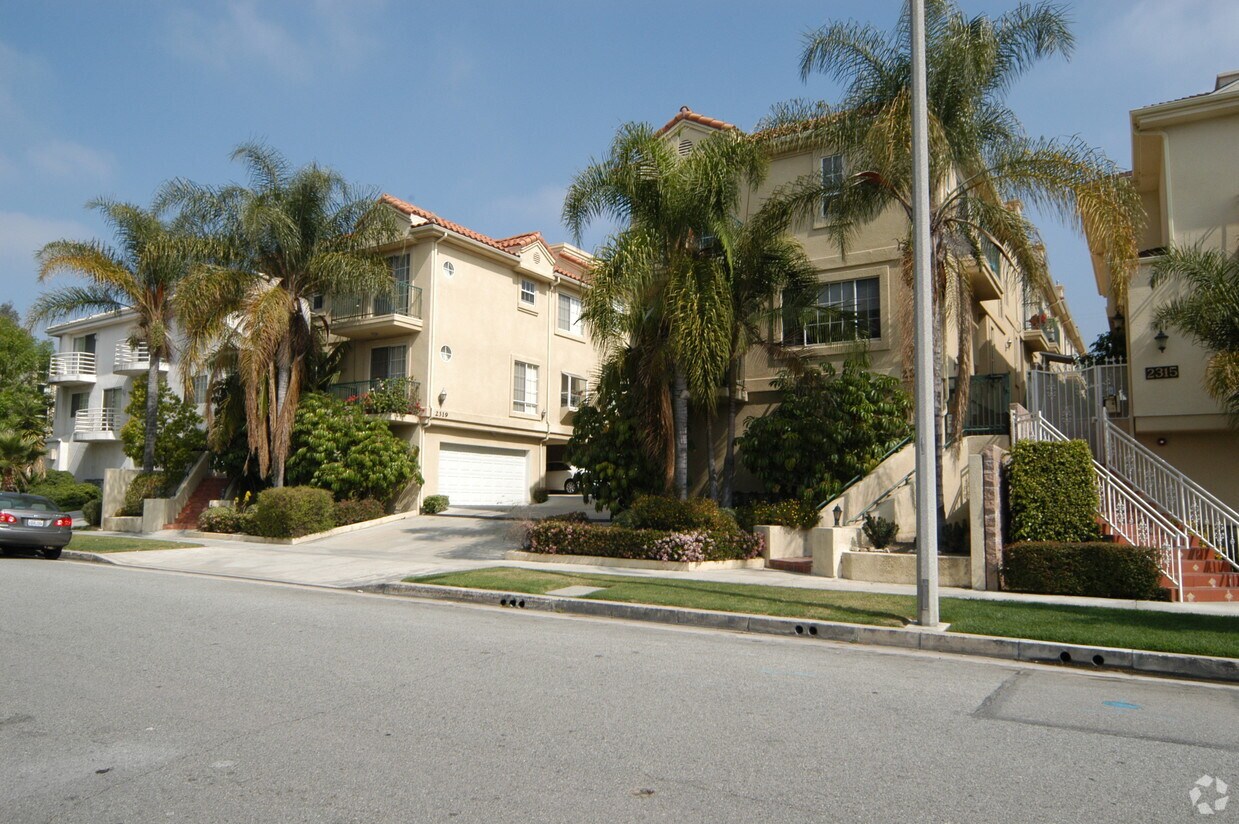 Primary Photo - 2317-2319 Miravista Ave