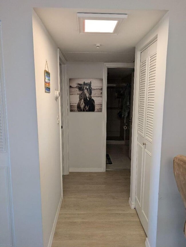 Building Photo - 2812 Garden Dr S