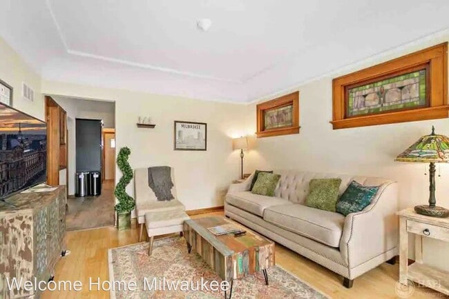 Building Photo - 3 br, 2 bath House - 3408 S 19th St