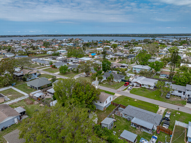 Foto del edificio - 403 48th Street Ct W