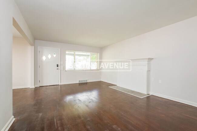 Building Photo - 2661 Mckinley Ave