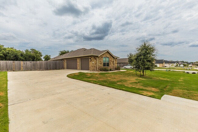 Foto del edificio - 222 Sand Flat Ln