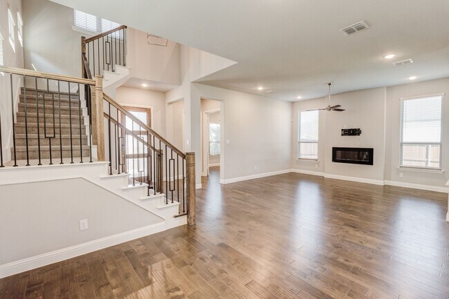 Livingroom - 7345 Zachery Dr