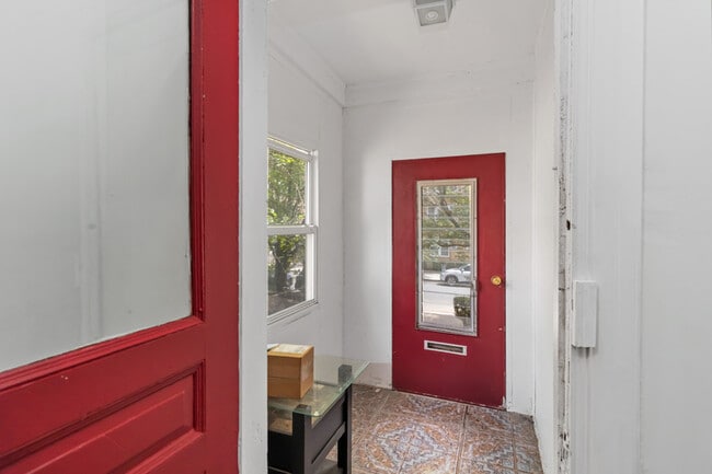 Photo - 76 Forest St Apartment