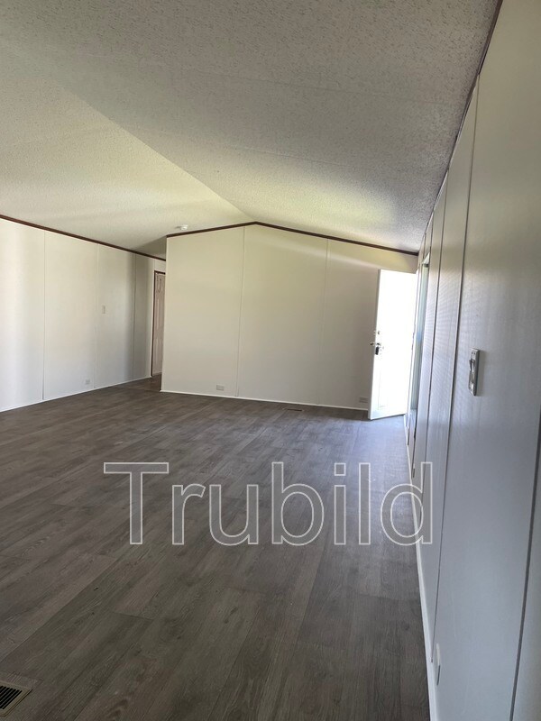 Foto del edificio - 17 N Lucky Ln