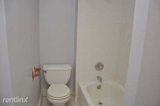 Building Photo - 300 E University Pky