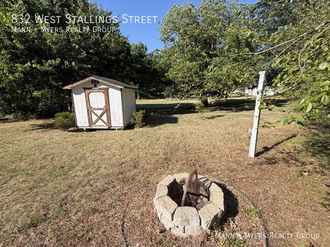 Foto del edificio - 832 W Stallings St