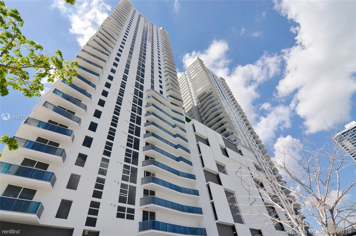 1 br, 1 bath - 1420 NE Miami Pl - 1 br, 1 bath  - 1420 NE Miami Pl
