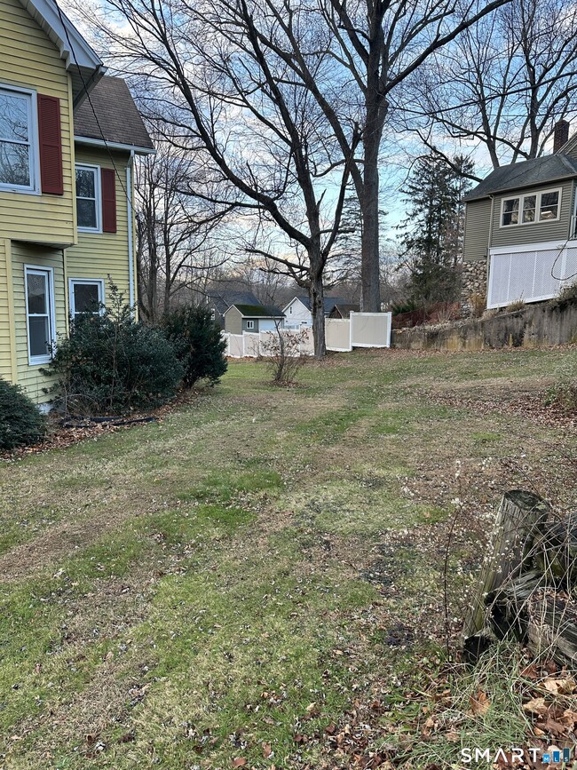 Building Photo - 19 High St