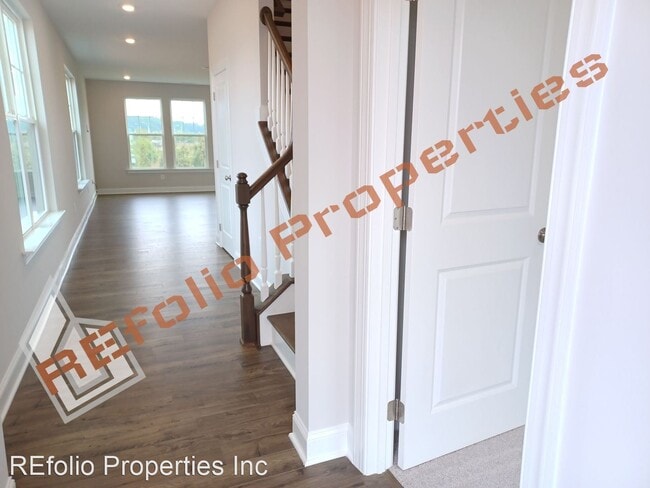 Building Photo - 4 br, 3 bath House - 406 Ressler Street