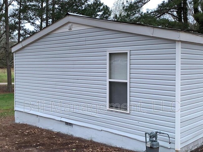 Building Photo - 355 Steele Dr