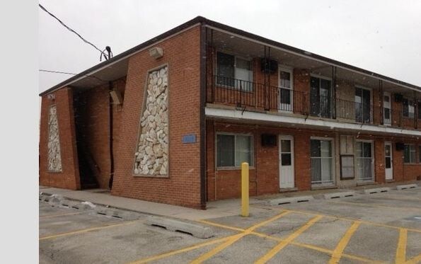 Building Photo - 6547 W 111th St