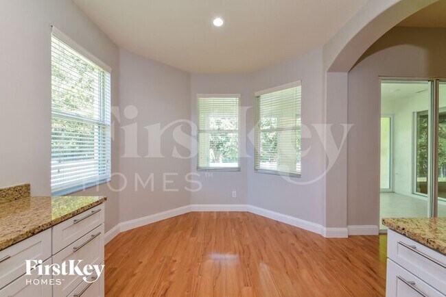 Foto del edificio - 5240 Creekside Trail