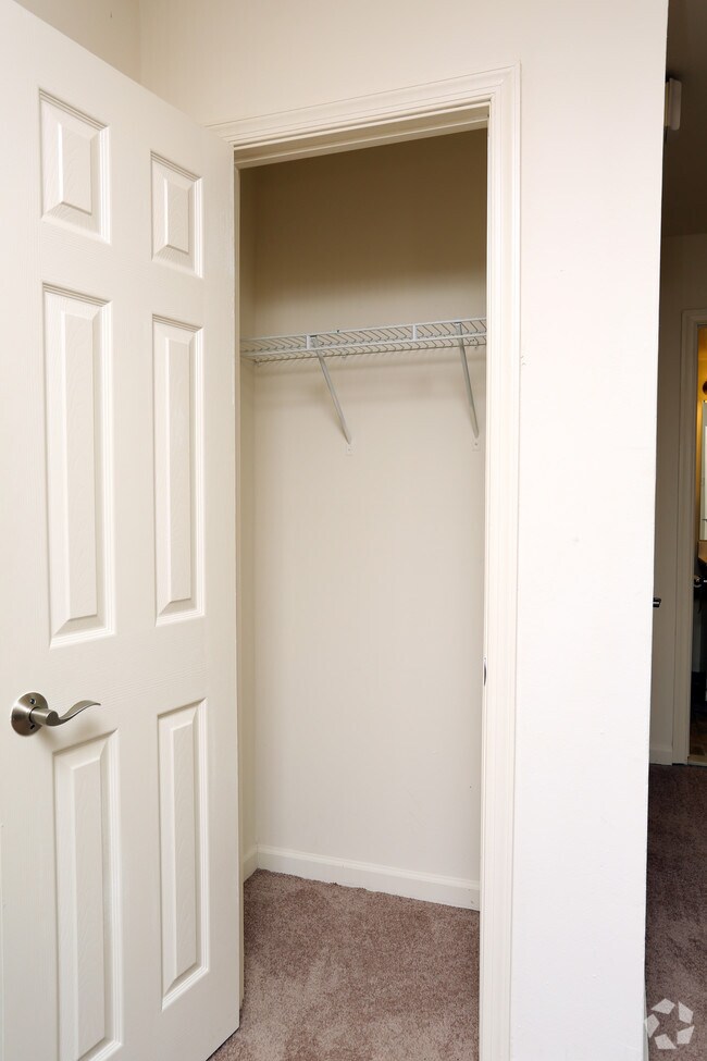 Castle Club Apartments Apartments Morrisville, PA