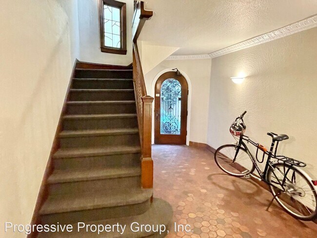 Building Photo - 2 br, 1 bath House - 843 South Van Ness Av...